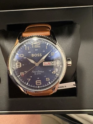 NUEVO Reloj Hugo Boss Hombre Piloto Azul con esfera azul y correa de cuero marrón Foto 1 de 4