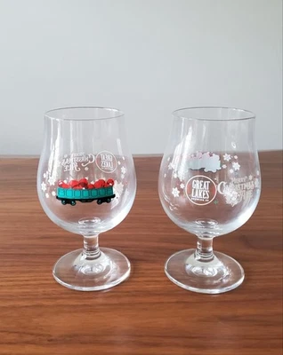 NUEVO Par de vasos con tallo de cerveza Great Lakes Brewing Company Christmas Ale Foto 1 de 4