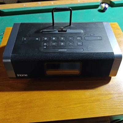 iHome iDL45 FM Radio Alarm Clock Dock iPhone iPod USB Aux-In Black Speaker - Image 1 of 4