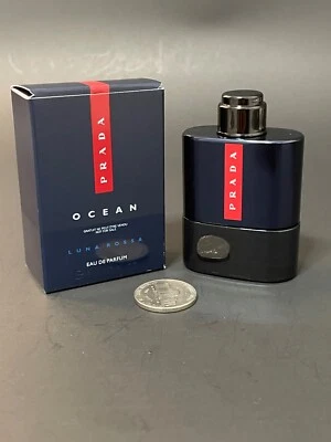 PRADA “LUNA ROSSA: OCEAN” PARA HOMBRE: EAU DE PARFUM MINIATURA .3 fl oz ¡Coleccionable! Foto 1 de 2
