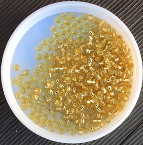 8/0 MIYUKI Japanese Seed Beads, Silver Lined Gold (9702), 10g - Picture 1 of 1