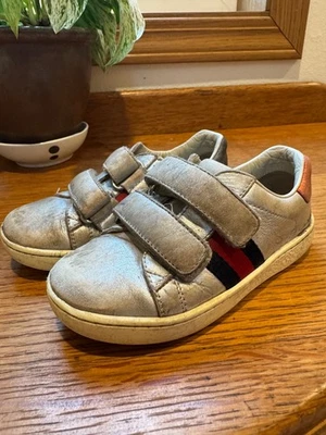 Tênis infantil autêntico Gucci couro preto (unissex) tamanho 24 - Imagem 1 de 4