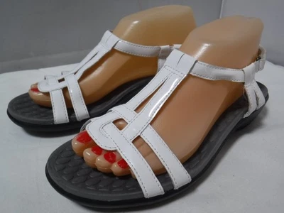 G15 Clarks Strappy Sandals Womens 7.5 M White Patent Leather Hook & Loop t-strap - Image 1 of 4