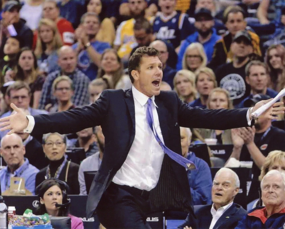 FOTO DEPORTIVA 8X10 ENTRENADOR LUKE WALTON LOS ANGELES LAKERS (EE) Foto 1 de 1