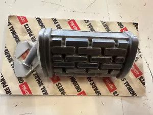 8232196 POGGIAPIADI PILOTA DX ORIGINALE APRILIA RED ROSE CLASSIC - Foto 1 di 1
