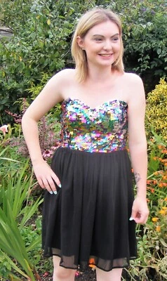 LUXURY RARE COKTAIL/PARTY DRESS SEQUINS ON BUST & BLACK SKIRT SIZE 8 - Image 1 of 4