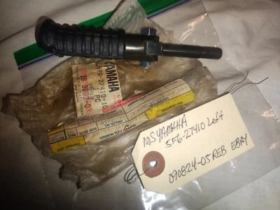 Reposapiés izquierdo Yamaha 5F6-27410 TZ125 TZ250 TR2 TD3 TZ350 TR3 TA125 NUEVO DE STOCK Foto 1 de 4