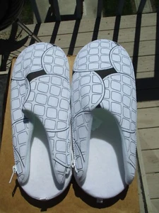 Happy Feet Zlipperz, white zipper foam slippers, Size XL (8-10?), barely used - Picture 1 of 12