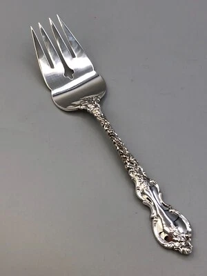 Tenedor para servir pequeño de plata esterlina Du Barry by International 7,5" Foto 1 de 4