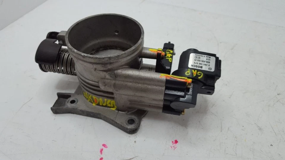 Cuerpo del acelerador 2,5 L 1997 98 99 Porsche Boxster Foto 1 de 4