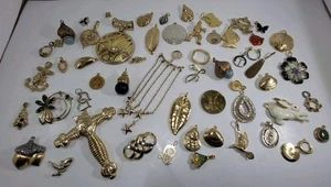 Vintage & Modern Charms vergoldet Anhänger Schmuck Konvolut  - Bild 1 von 12