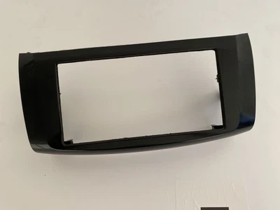 Nissan Sentra 2015-2019 OEM radio envolvente bisel tablero de instrumentos negro brillante Foto 1 de 4