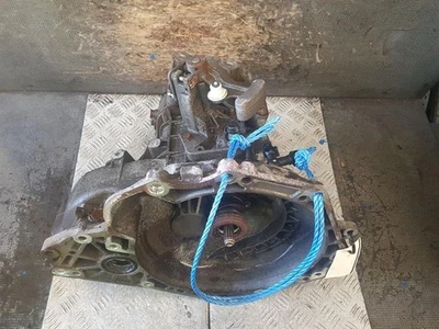 14-20 MK4 E VAUXHALL CORSA GEARBOX F17 1.4 PETROL B14XEJ 5 SPEED MANUAL 24586215 - Image 1 of 4