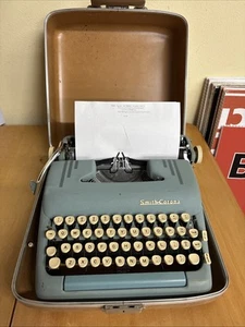 Máquina de escribir Smith Corona Silent súper portátil años 50 azul alpino con estuche funciona* - Imagen 1 de 21