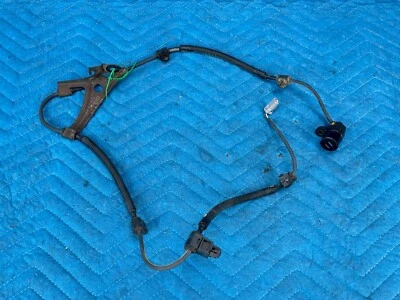 Sensor de velocidad ABS trasero lado del pasajero Toyota Land Cruiser LX470 1998-2007 FABRICANTE DE EQUIPOS ORIGINALES Foto 1 de 4