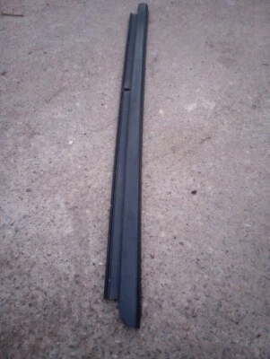 Ventana exterior barrido fieltro lado pasajero trasero derecho derecho Chevy GMC Cadillac y13 Foto 1 de 4