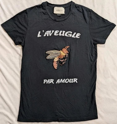 Camiseta masculina GUCCI preta L’aveugle Bee Patch algodão jersey P - Imagem 1 de 4