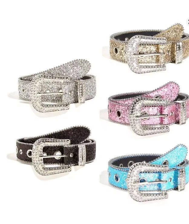 Cinturón de cuero PU brillante color liso de moda con remache de diamantes de imitación calavera Foto 1 de 4