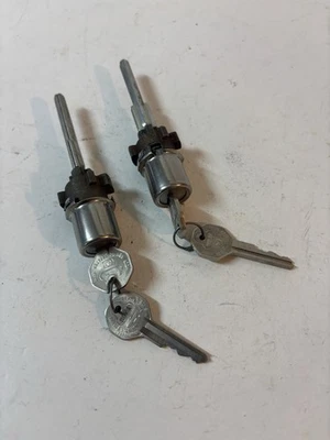 NOS 1960 1961 1962 1963 1964 1965 1966 CHEVY GMC TRUCK PAIR DOOR LOCK KEY ALIKE - Image 1 of 4