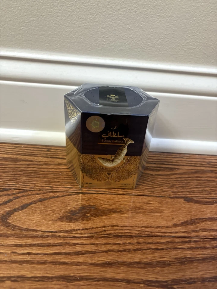 Sultany Bakhoor Tem um rico aroma calmante feito de lascas de madeira perfumadas  - Imagem 1 de 1
