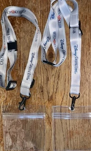 2 cordones Disney Cruise Line Castaway Club con clip transparente identificación/soporte de insignia ~NUEVOS - Imagen 1 de 2