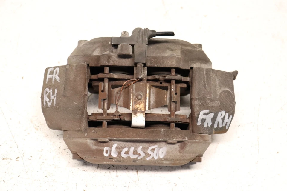 Pinza de freno delantera lado pasajero mercedes clase cls p104207 2006-2011 cls500 Foto 1 de 4