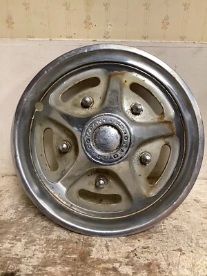 1974-1977 F150 16” Ford Motor Company Hubcap Foto 1 de 4
