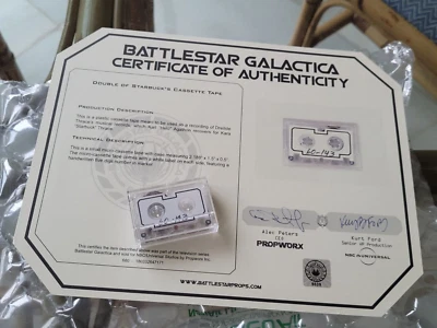 Battlestar Galactica programa de televisión 2004 utilería de producción certificado de autenticidad Kara Thrace cinta de casete Foto 1 de 4