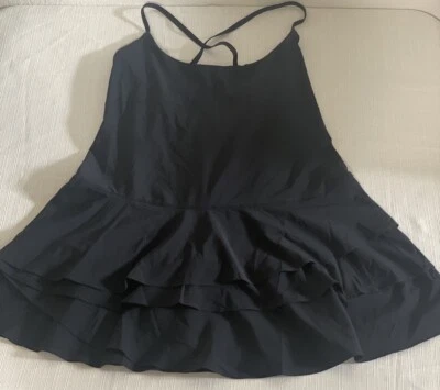 Vestido de Tenis AERIE OFFLINE Negro con Volantes Pantalones Cortos Integrados Talla MEDIANA NUEVO CON ETIQUETAS Foto 1 de 4