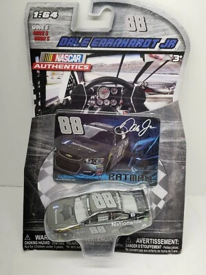 Dale Earnhardt Jr #88 蝙蝠侠浪潮 5 2017 Lionel NASCAR 正品 1/64 — 第 1/4 张图片