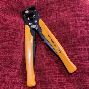 Sg Tool Aid 18950 Spelafili Automatico Resistente Usato Bello - Foto 1 di 10