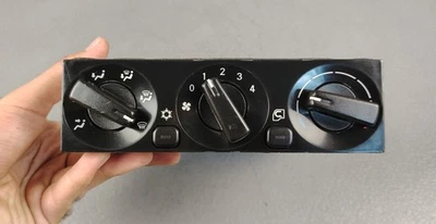 CONTROLADOR DE TEMPERATURA CLIMÁTICA PANEL AC MITSUBISHI FUSO FE CANTER 7C15 2008 R12 Foto 1 de 4