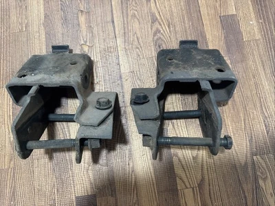 Ford Mustang 1966 67 1968 1969 1970 montaje en motor soportes de percha marco torre de choque Foto 1 de 4