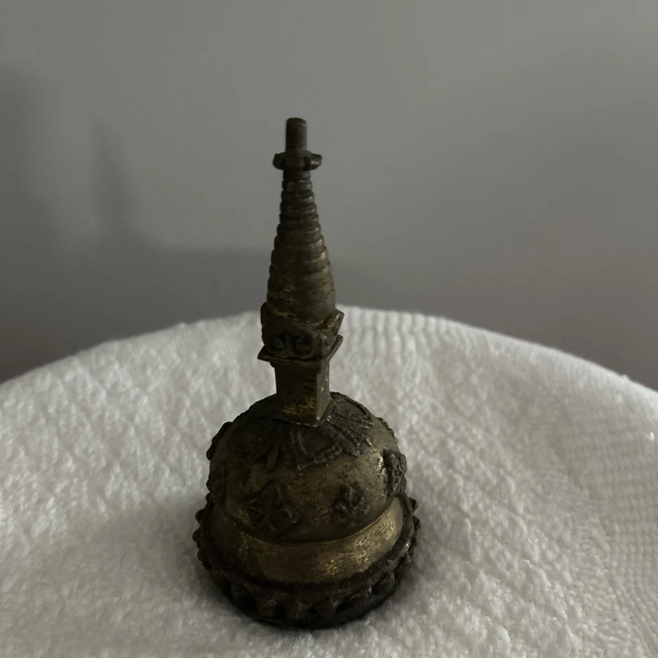 Estupa budista tibetana conocida como Chorten  Foto 1 de 3