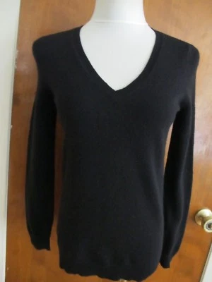 Bloomingdale’s Mujer’s Negro Cachemir Cuello en V Suéter  Foto 1 de 4