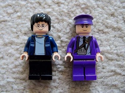 LEGO Harry Potter - Stan Shunpike Bus Driver & Harry - From Knight Bus 4866 Foto 1 de 2