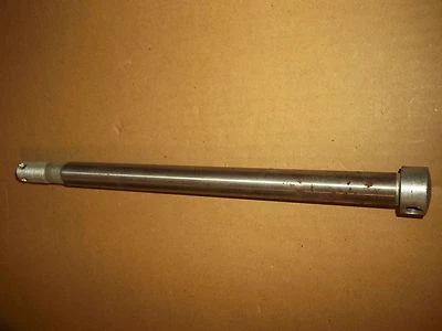 Eje de rueda trasera YAMAHA YAS1 AS2 DT100 MX100 RD125 NOS OEM 382-25381-00-00 Foto 1 de 4