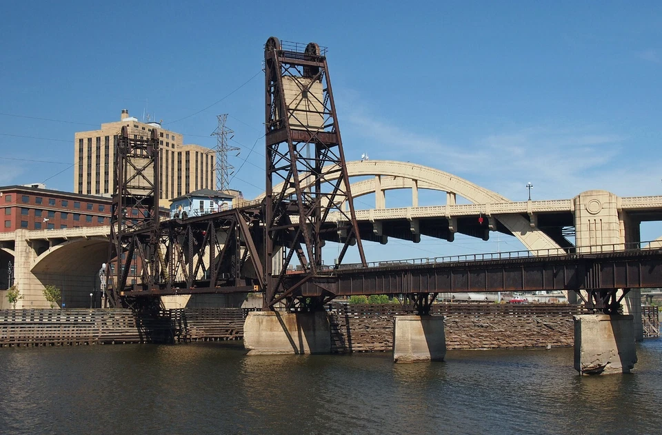 St. Paul Union Pacific Vertical-lift Rail Bridge 2012 5 x 7 Photo - Image 1 of 1