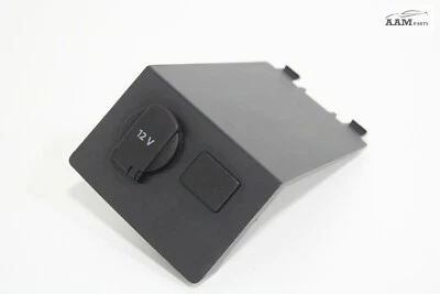 Volkswagen Passat 2012-2019 consola central delantera toma de corriente 12 V OEM Foto 1 de 4