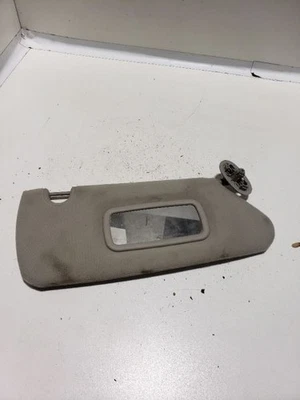 Parasol derecho usado se adapta a: Dodge Caravan 2006 sin espejo retrovisor grado derecho Foto 1 de 4