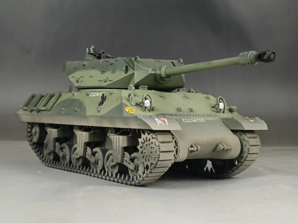1/35 Built WWII M10 IIC Achilles Tank Destroyer '2nd Canadian Armoured Brigade' - Image 1 of 4