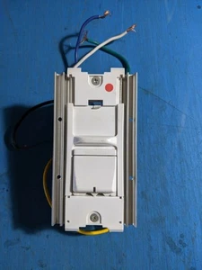 AWSMT-MAW - LEVITON RENOIR II MASTER DIMMER INC/MGLV 600VA DIAPOSITIVA PREESTABLECIDA BLANCA - U - Imagen 1 de 3