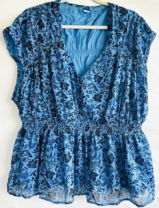 Old Navy Shirt Womens XL Blue Floral V Neck Tank Top Blouse Short sleeve lined - Picture 1 of 3