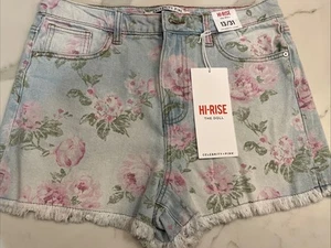 Celebrity Pink JRS SZ 13/31 Hi-Rise The Doll Jean Shorts Floral Frayed Hems - Picture 1 of 3