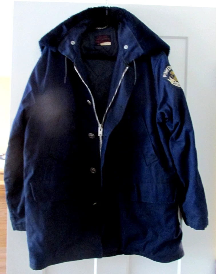 VTG Pinkerton Security Service Blue Jacket Coat Original Buttons Fur Collar 42R - Image 1 of 4