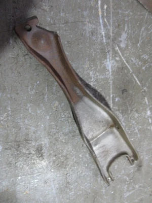 Ford 240 300 1965-1967 seis cilindros motor transmisión embrague horquilla brazo Foto 1 de 2