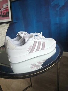 Adidas VL Court 3.0 Girls Trainers size UK 4.5 - Picture 1 of 6