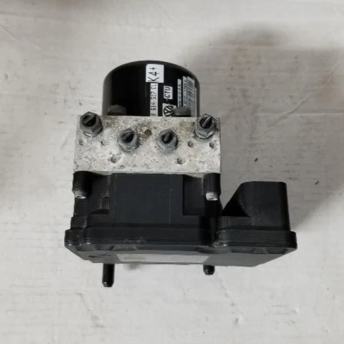2011-2014 Volkswagen Jetta Golf ABS Anti-Lock Brake Pump Module Assembly Used - Image 1 of 1
