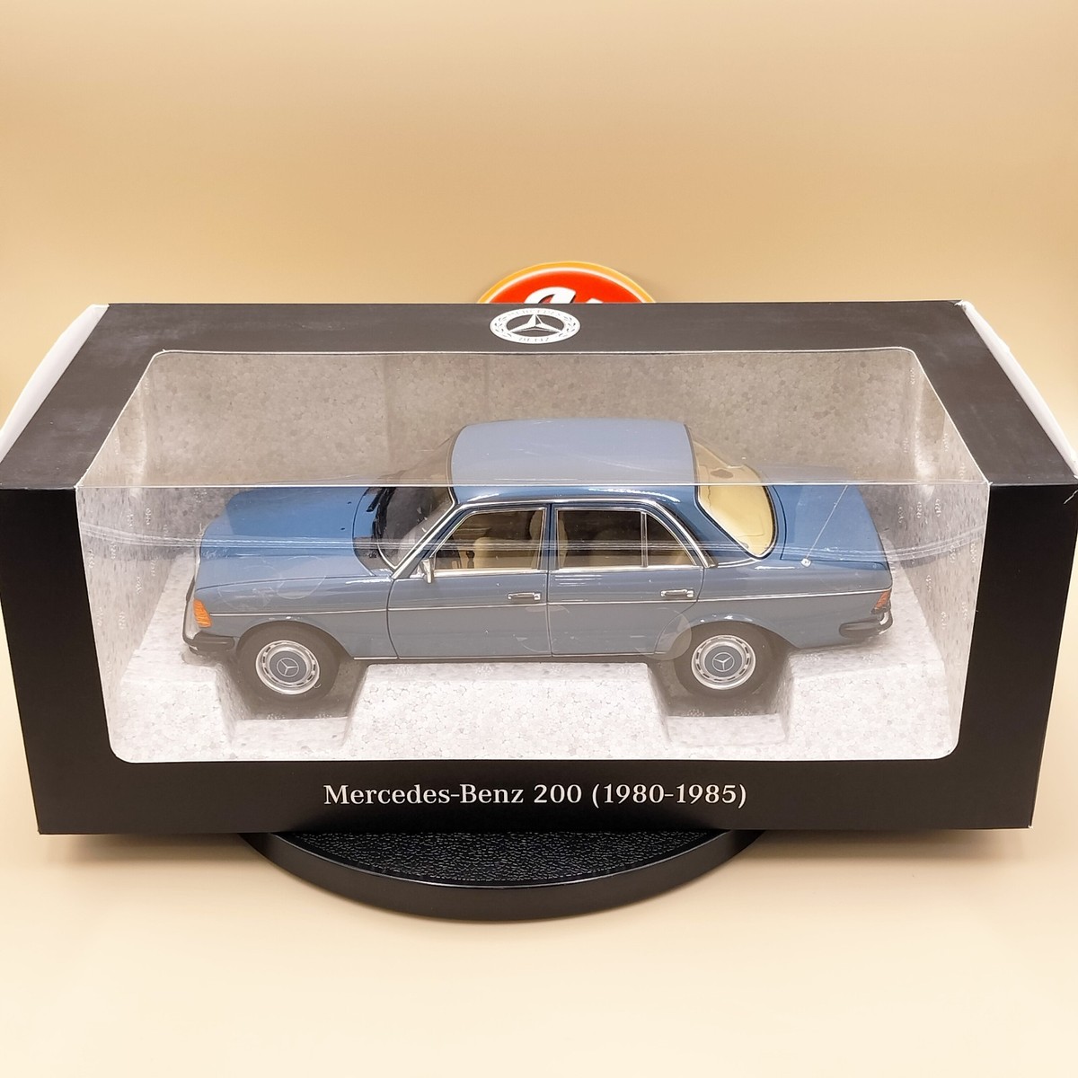 ラ*ラ様 Mercedes-Benz E-Klasse ミニカー 1:18 s-l400.jpg