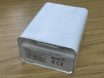 APPLE IPOD NANO 4GB 3RD GENERATION SILVER (A1236) - NEW & SEALED - Image 1 of 4